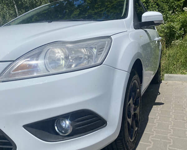 Форд Фокус, объемом двигателя 1.6 л и пробегом 275 тыс. км за 5300 $, фото 13 на Automoto.ua