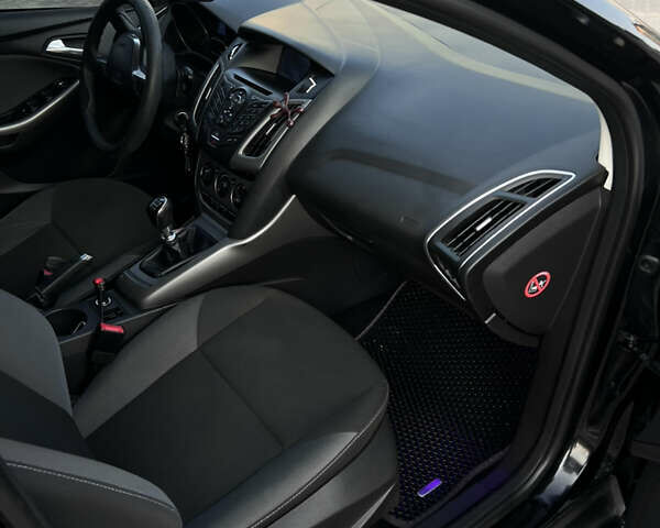 Форд Фокус, объемом двигателя 1.6 л и пробегом 250 тыс. км за 8050 $, фото 14 на Automoto.ua