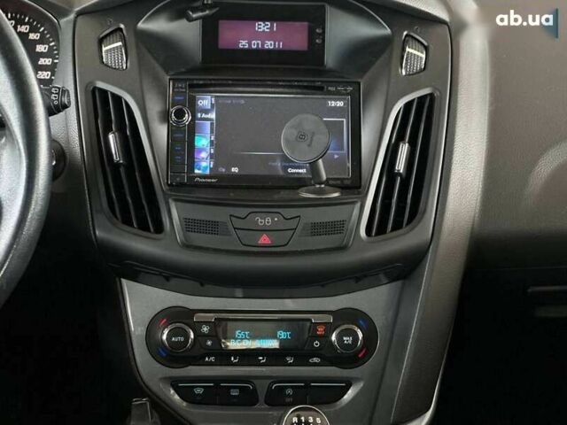 Форд Фокус, объемом двигателя 1.6 л и пробегом 236 тыс. км за 7350 $, фото 29 на Automoto.ua