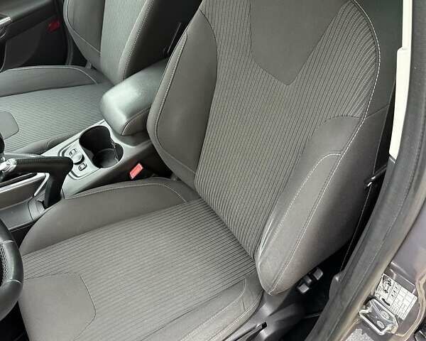 Форд Фокус, объемом двигателя 1.6 л и пробегом 246 тыс. км за 7850 $, фото 18 на Automoto.ua