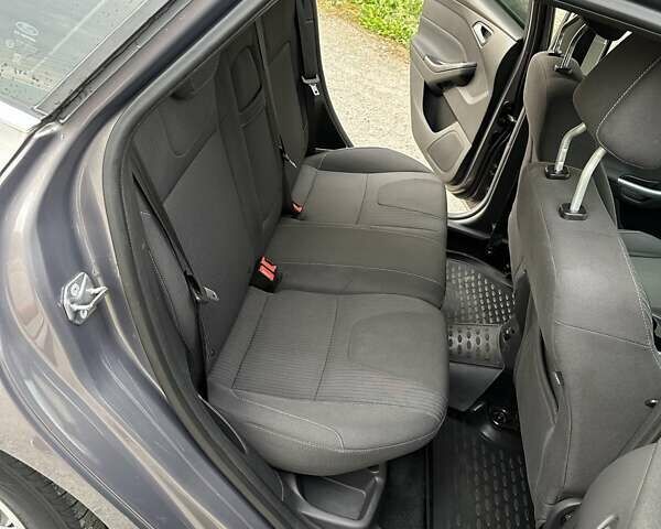 Форд Фокус, объемом двигателя 1.6 л и пробегом 246 тыс. км за 7850 $, фото 19 на Automoto.ua