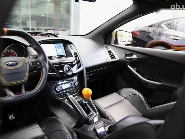 Форд Фокус, объемом двигателя 2 л и пробегом 115 тыс. км за 13700 $, фото 17 на Automoto.ua