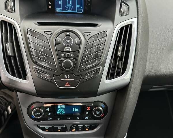 Форд Фокус, объемом двигателя 1.6 л и пробегом 246 тыс. км за 7850 $, фото 23 на Automoto.ua