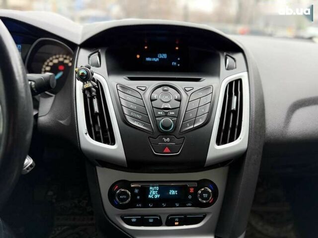 Форд Фокус, объемом двигателя 1 л и пробегом 243 тыс. км за 5300 $, фото 15 на Automoto.ua