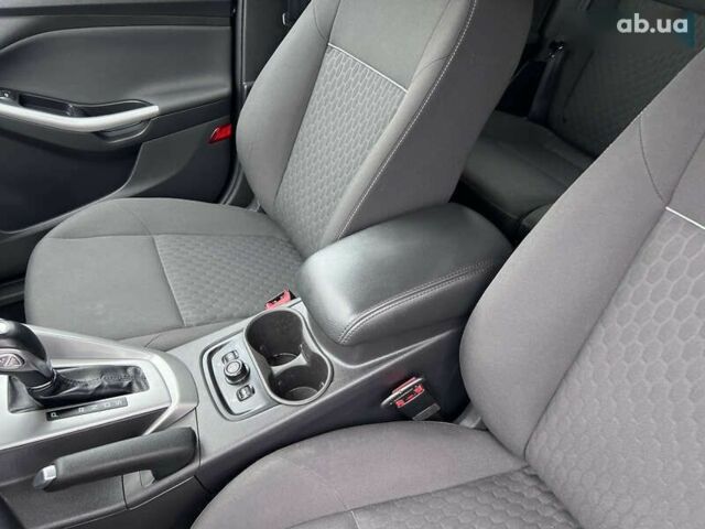 Форд Фокус, объемом двигателя 2 л и пробегом 241 тыс. км за 8690 $, фото 27 на Automoto.ua