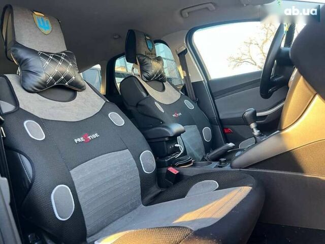 Форд Фокус, об'ємом двигуна 1.6 л та пробігом 230 тис. км за 8000 $, фото 17 на Automoto.ua