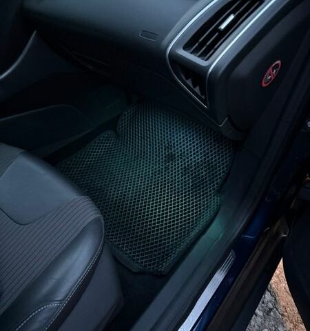 Форд Фокус, объемом двигателя 1.6 л и пробегом 275 тыс. км за 8999 $, фото 77 на Automoto.ua
