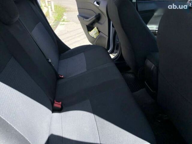 Форд Фокус, объемом двигателя 2 л и пробегом 137 тыс. км за 8599 $, фото 18 на Automoto.ua