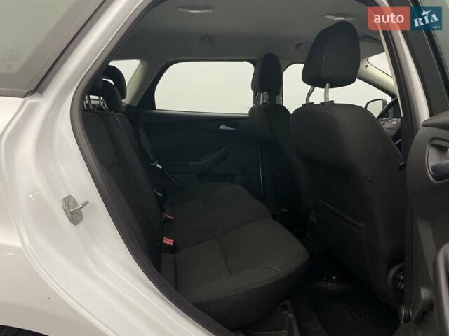 Форд Фокус, объемом двигателя 1 л и пробегом 157 тыс. км за 7066 $, фото 17 на Automoto.ua