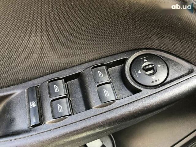 Форд Фокус, объемом двигателя 2 л и пробегом 137 тыс. км за 8599 $, фото 22 на Automoto.ua