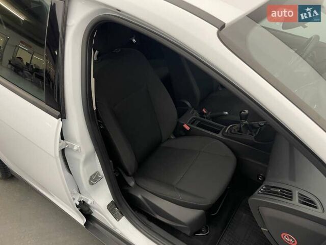 Форд Фокус, объемом двигателя 1 л и пробегом 157 тыс. км за 7066 $, фото 16 на Automoto.ua
