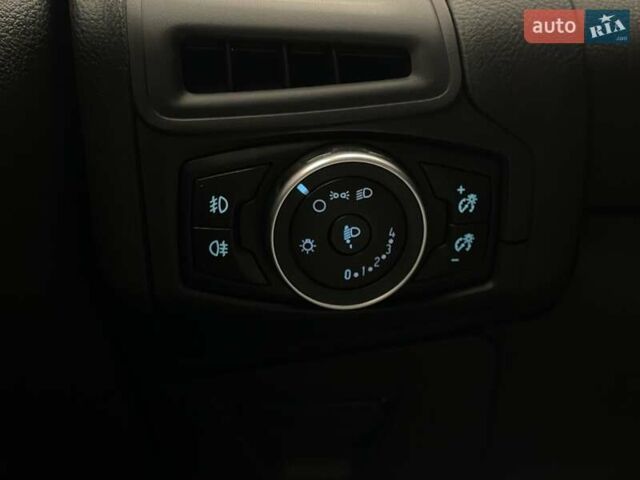 Форд Фокус, объемом двигателя 1 л и пробегом 157 тыс. км за 7066 $, фото 12 на Automoto.ua