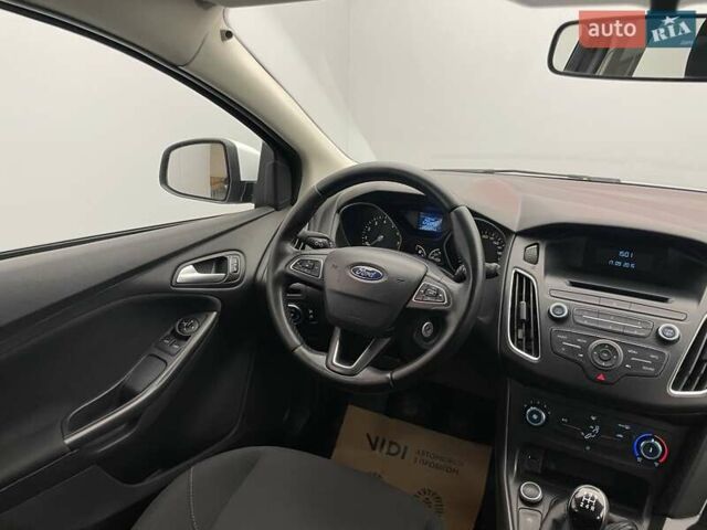 Форд Фокус, объемом двигателя 1 л и пробегом 157 тыс. км за 7066 $, фото 10 на Automoto.ua