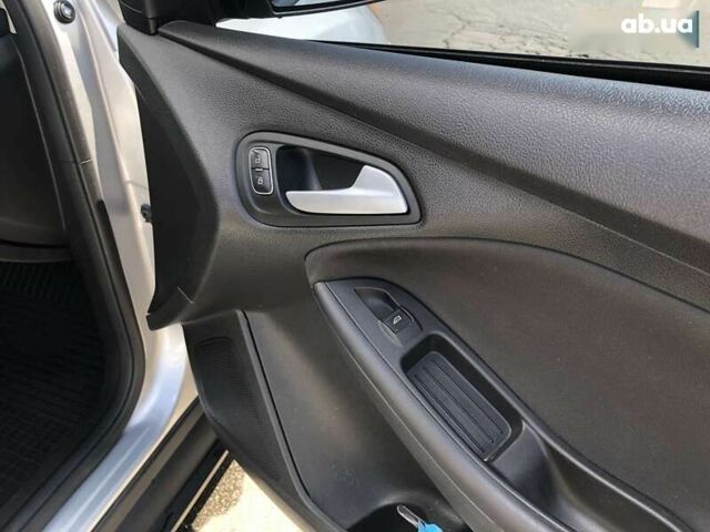 Форд Фокус, объемом двигателя 2 л и пробегом 137 тыс. км за 8599 $, фото 17 на Automoto.ua