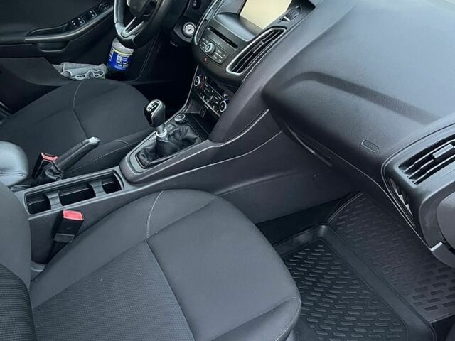 Форд Фокус, объемом двигателя 1.5 л и пробегом 233 тыс. км за 8650 $, фото 22 на Automoto.ua