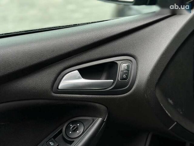 Форд Фокус, объемом двигателя 2 л и пробегом 264 тыс. км за 8500 $, фото 19 на Automoto.ua