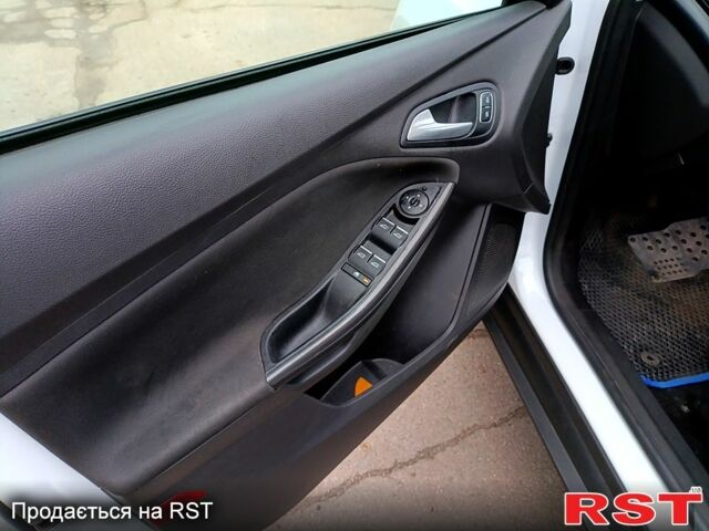 Форд Фокус, объемом двигателя 2 л и пробегом 174 тыс. км за 8700 $, фото 11 на Automoto.ua