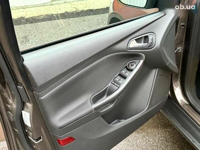 Форд Фокус, об'ємом двигуна 1.6 л та пробігом 121 тис. км за 11800 $, фото 24 на Automoto.ua