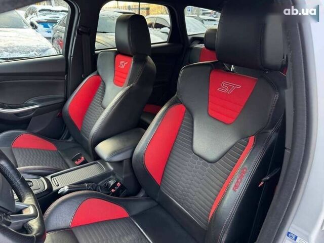 Форд Фокус, об'ємом двигуна 2 л та пробігом 233 тис. км за 13999 $, фото 22 на Automoto.ua