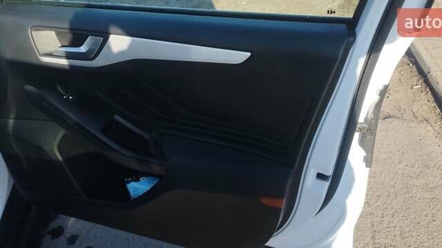 Форд Фокус, объемом двигателя 1.5 л и пробегом 174 тыс. км за 14500 $, фото 10 на Automoto.ua