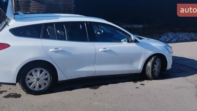 Форд Фокус, объемом двигателя 1.5 л и пробегом 174 тыс. км за 14500 $, фото 4 на Automoto.ua