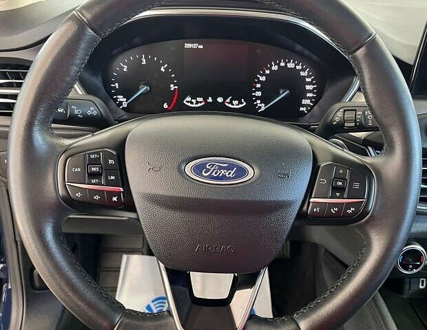 Форд Фокус, объемом двигателя 1.5 л и пробегом 229 тыс. км за 12650 $, фото 9 на Automoto.ua