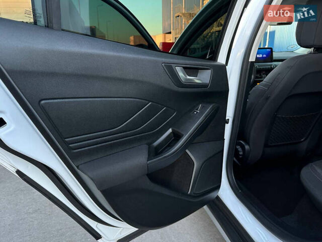 Форд Фокус, объемом двигателя 1.5 л и пробегом 207 тыс. км за 9500 $, фото 32 на Automoto.ua