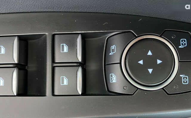 Форд Фокус, объемом двигателя 1.5 л и пробегом 194 тыс. км за 13950 $, фото 8 на Automoto.ua