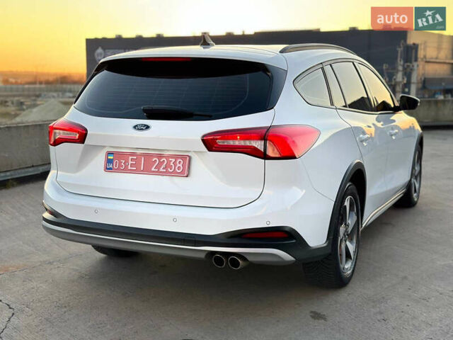 Форд Фокус, объемом двигателя 1.5 л и пробегом 207 тыс. км за 13700 $, фото 1 на Automoto.ua