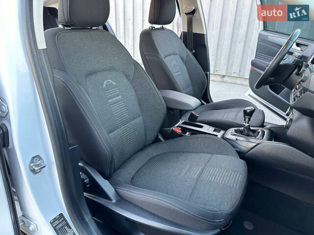 Форд Фокус, объемом двигателя 1.5 л и пробегом 207 тыс. км за 9500 $, фото 11 на Automoto.ua