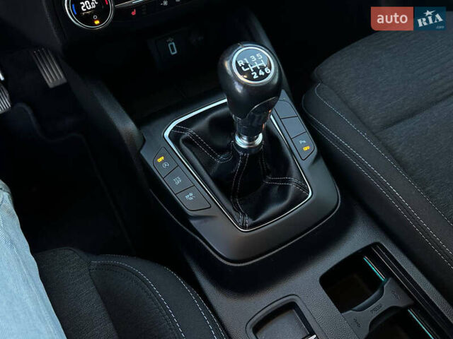 Форд Фокус, объемом двигателя 1.5 л и пробегом 207 тыс. км за 9500 $, фото 19 на Automoto.ua