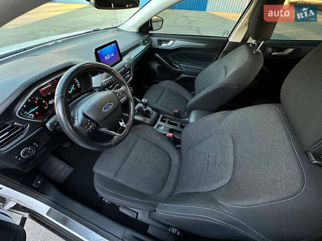 Форд Фокус, объемом двигателя 1.5 л и пробегом 207 тыс. км за 9500 $, фото 14 на Automoto.ua
