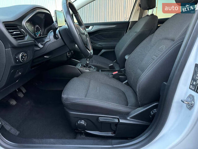 Форд Фокус, объемом двигателя 1.5 л и пробегом 207 тыс. км за 9500 $, фото 15 на Automoto.ua