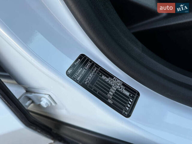 Форд Фокус, объемом двигателя 1.5 л и пробегом 207 тыс. км за 13700 $, фото 8 на Automoto.ua