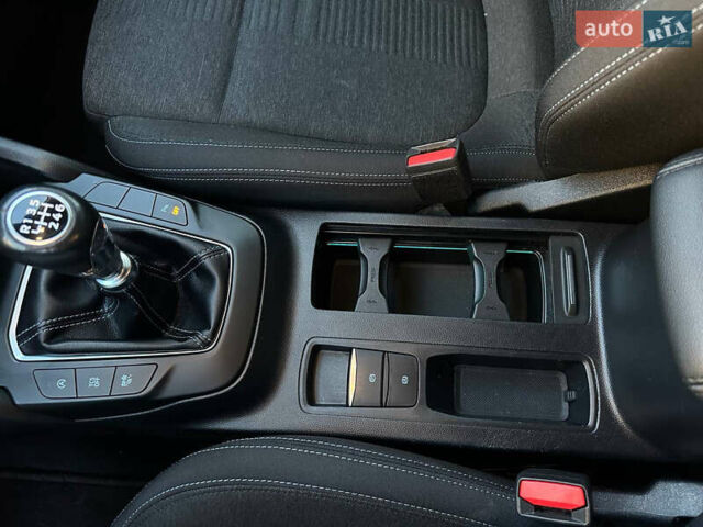 Форд Фокус, объемом двигателя 1.5 л и пробегом 207 тыс. км за 13700 $, фото 20 на Automoto.ua