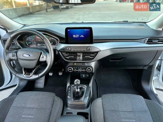 Форд Фокус, объемом двигателя 1.5 л и пробегом 207 тыс. км за 9500 $, фото 10 на Automoto.ua