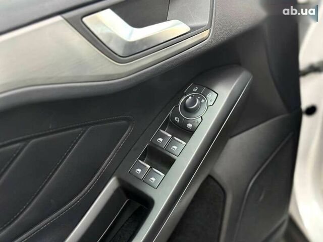 Форд Фокус, объемом двигателя 1.5 л и пробегом 17 тыс. км за 23490 $, фото 18 на Automoto.ua