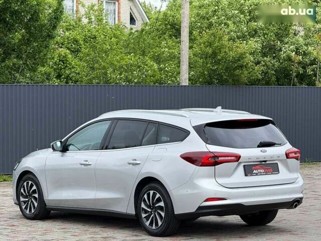 Форд Фокус, объемом двигателя 1.5 л и пробегом 17 тыс. км за 21799 $, фото 6 на Automoto.ua
