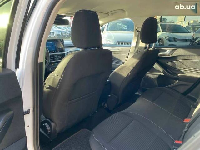 Форд Фокус, объемом двигателя 1.5 л и пробегом 96 тыс. км за 20000 $, фото 23 на Automoto.ua