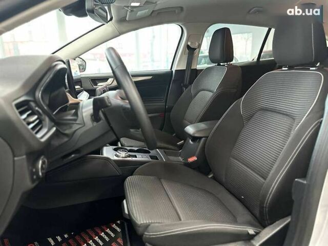 Форд Фокус, объемом двигателя 1.5 л и пробегом 17 тыс. км за 23490 $, фото 20 на Automoto.ua