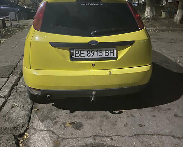 Желтый Форд Фокус, объемом двигателя 1.6 л и пробегом 398 тыс. км за 2500 $, фото 2 на Automoto.ua