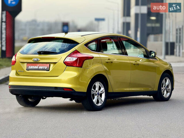 Желтый Форд Фокус, объемом двигателя 1.6 л и пробегом 181 тыс. км за 7500 $, фото 4 на Automoto.ua