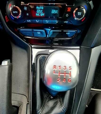 Желтый Форд Фокус, объемом двигателя 2 л и пробегом 119 тыс. км за 18000 $, фото 14 на Automoto.ua