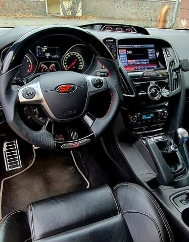 Желтый Форд Фокус, объемом двигателя 2 л и пробегом 119 тыс. км за 18000 $, фото 53 на Automoto.ua