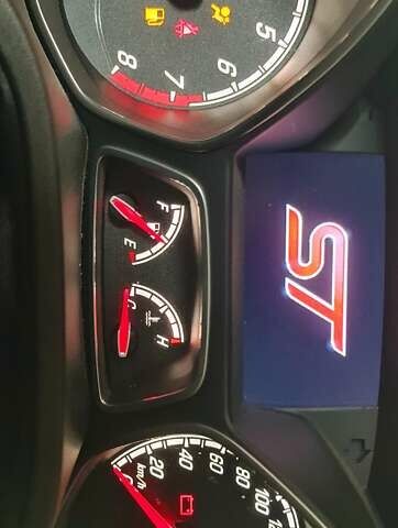 Желтый Форд Фокус, объемом двигателя 2 л и пробегом 119 тыс. км за 18000 $, фото 36 на Automoto.ua