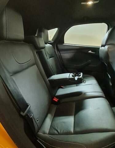 Желтый Форд Фокус, объемом двигателя 2 л и пробегом 119 тыс. км за 18000 $, фото 45 на Automoto.ua