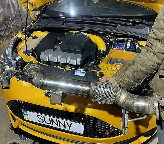 Желтый Форд Фокус, объемом двигателя 2 л и пробегом 119 тыс. км за 18000 $, фото 11 на Automoto.ua