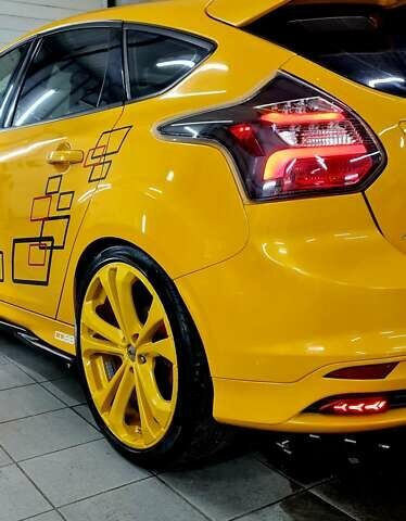 Желтый Форд Фокус, объемом двигателя 2 л и пробегом 119 тыс. км за 18000 $, фото 8 на Automoto.ua