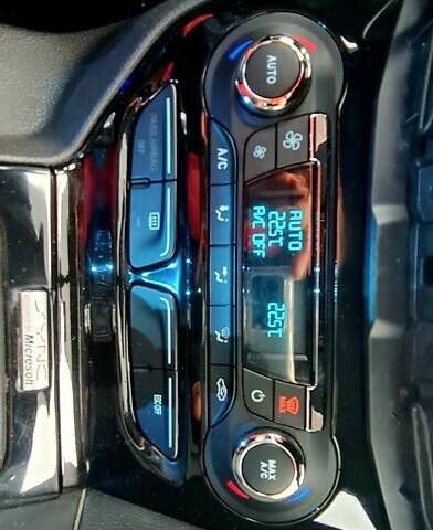 Желтый Форд Фокус, объемом двигателя 2 л и пробегом 119 тыс. км за 18000 $, фото 15 на Automoto.ua