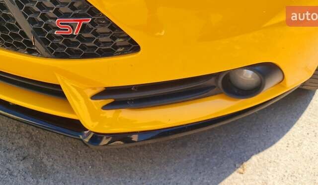 Желтый Форд Фокус, объемом двигателя 2 л и пробегом 119 тыс. км за 18000 $, фото 24 на Automoto.ua